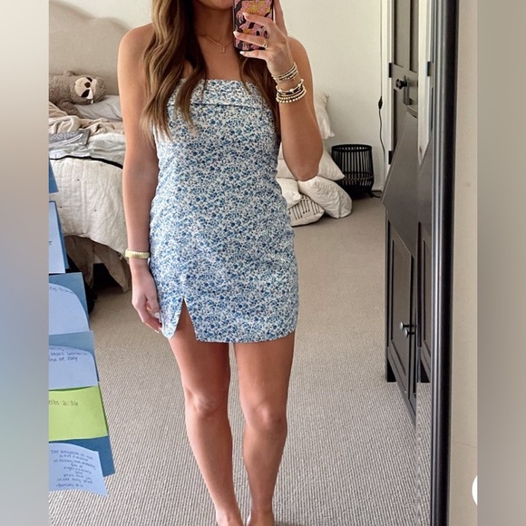 Altar'd State Dresses & Skirts - New with tags altard state Annalise floral mini dress